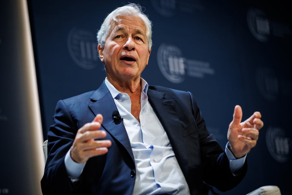JPMorgan CEO Jamie Dimon: Don’t Check Your Email in Meetings