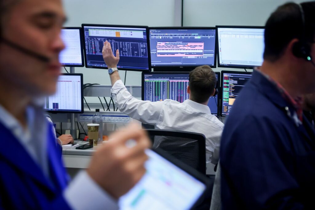 Markets News, Oct. 17, 2025: Stocks Close Higher to Conclude Volatile Week; Gold Pulls Back After Hitting Fresh Record