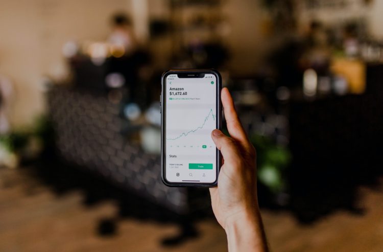 Analyst on How to Hedge AI Circular Financing Risks: Short Blue Owl Capital (OWL)