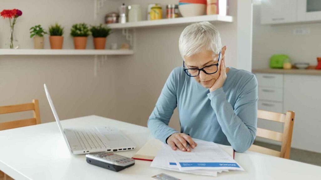 What Falling Interest Rates Could Mean for Your 401(k) and IRA Into 2026