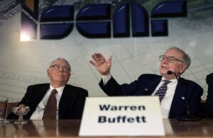 Despite Gold’s Record Surge, Buffett Holds Back: Uncovering the Reason for His Reluctance